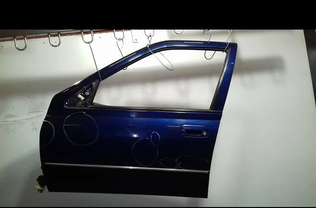 Porte avant gauche Peugeot 406 (8B) 1.8 16v (1995-2000) occasion
