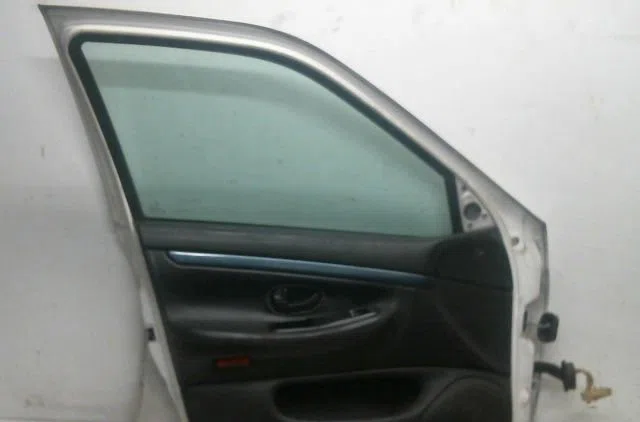 Porte avant gauche Peugeot 406 (8B) 2.0 hdi 90 (1999-2004) occasion