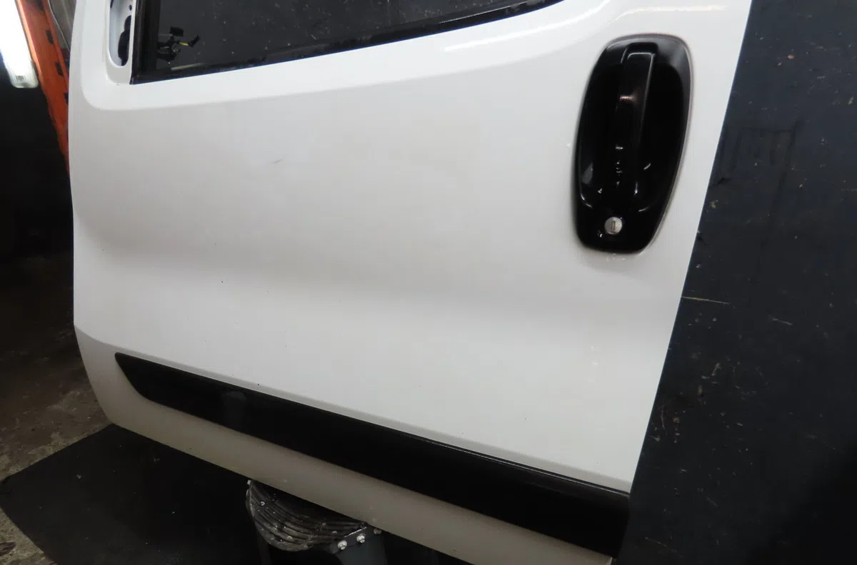 Porte avant gauche Peugeot BIPPER (AA_) 1.3 hdi 75 (2010) 3 portes occasion