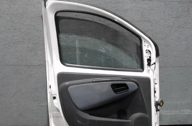 Porte avant gauche PEUGEOT BIPPER  BIPPER occasion