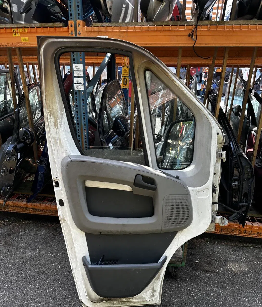 Porte avant gauche Peugeot BOXER Camionnette 2.2 hdi 100 (2006) occasion