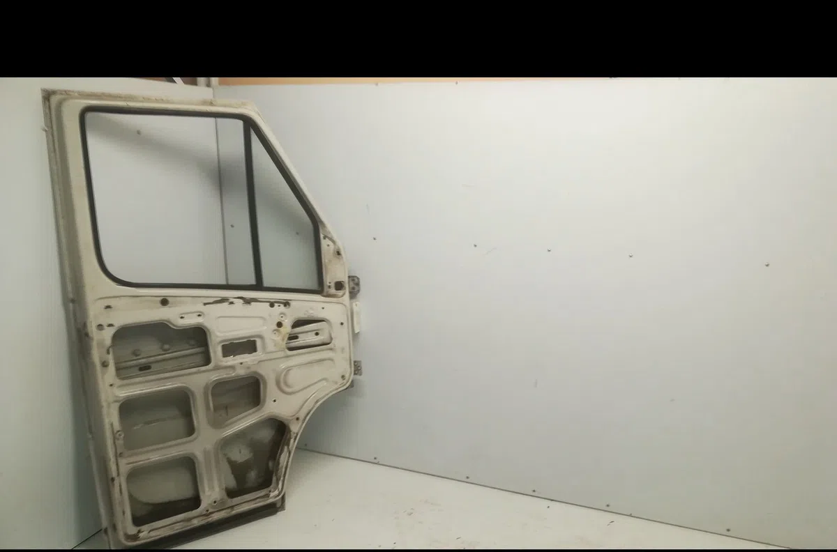 Porte avant gauche Peugeot J5 Camionnette (280L) 2.5 d (1981-1990) occasion