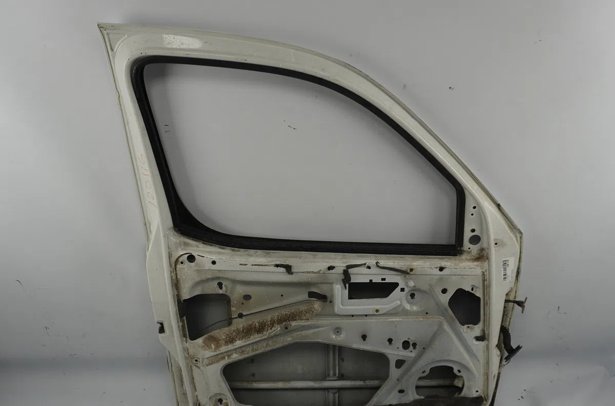 Porte avant gauche Peugeot PARTNER Camionnette-Monospace (5_, G_) 1.9 d (1996-2002) 3 portes occasion