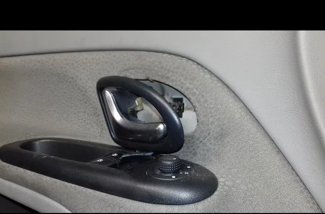 Porte avant gauche Renault CLIO II (BB_, CB_) 1.4 16v (b-cb0p, bb13) (2000-2008) 5 portes occasion