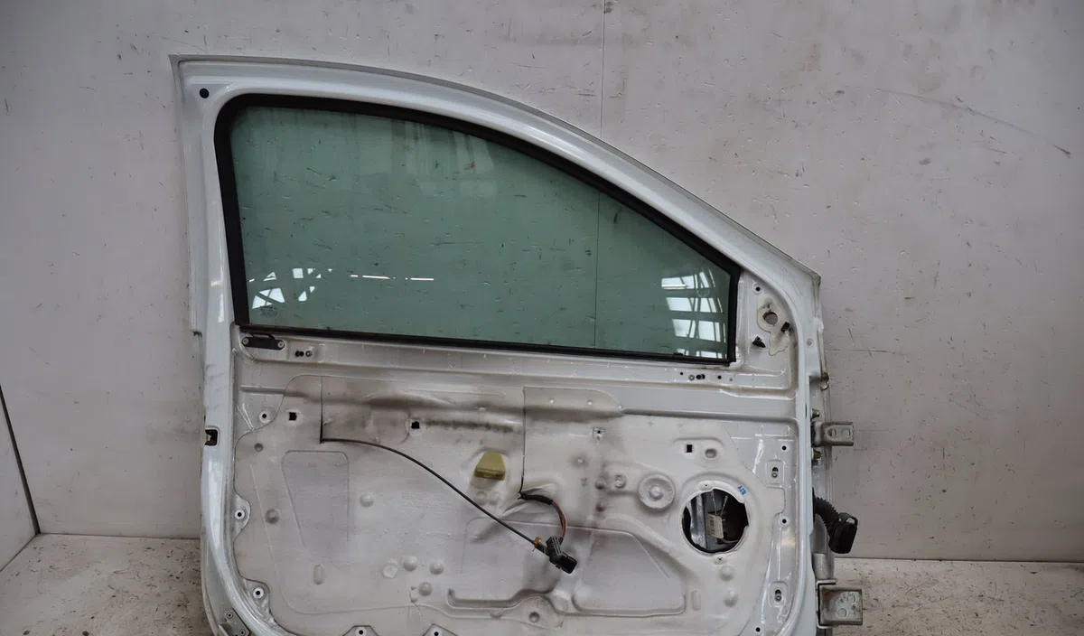 Porte avant gauche RENAULT CLIO III  1.5 DCI 70ch occasion