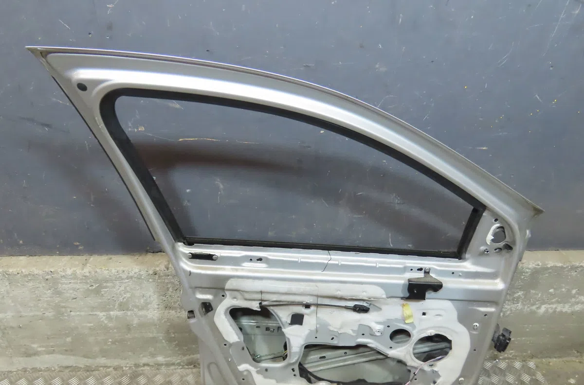 Porte avant gauche Renault CLIO III Grandtour (KR0-1_) 1.5 dci (kr0g) (2007-2012) occasion