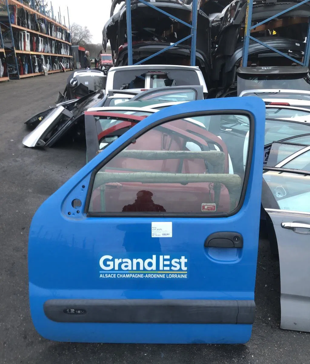 Porte avant gauche Renault KANGOO Express (FC0-1_) 1.2 16v (fc05, fc0w, fc1d, fc1p, fc1k, fc0t) (2001) occasion