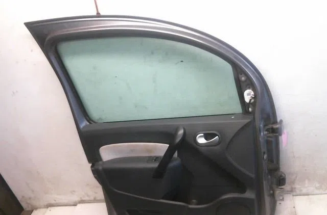 Porte avant gauche Renault KANGOO - GRAND KANGOO II (KW0-1_) 1.2 tce 115 (kw02, kw14) (2013) occasion