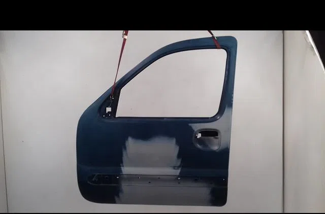 Porte avant gauche Renault KANGOO (KC0-1_) 1.2 16v (kc05, kc06, kc03, kc0t, kc0w, kc1d) (2001) occasion