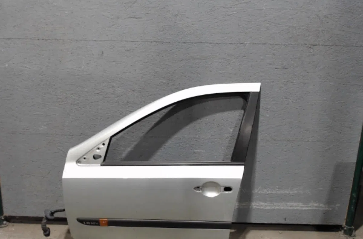 Porte avant gauche RENAULT LAGUNA 2  LAGUNA 2 PHASE 1 occasion