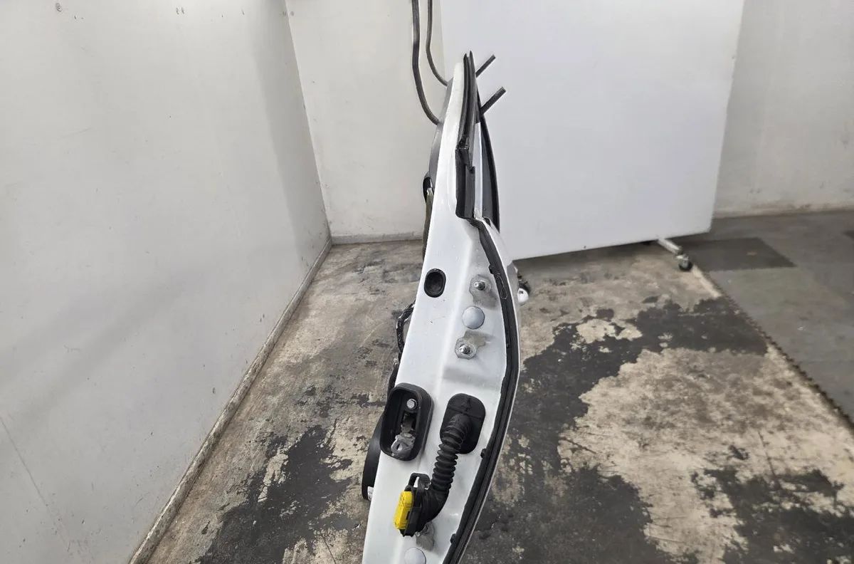 Porte avant gauche RENAULT LAGUNA 3 PHASE 3 BREAK occasion