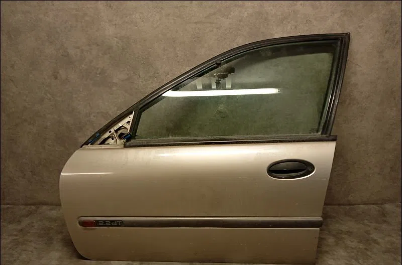 Porte avant gauche Renault LAGUNA I (B56_, 556_) 2.2 dt (b569) (1996-2001) 5 portes occasion