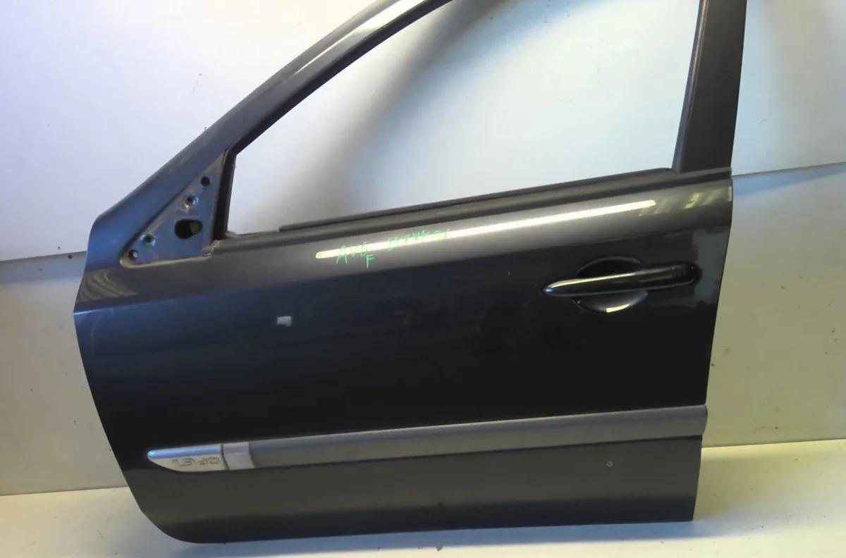 Porte avant gauche Renault LAGUNA II (BG0-1_) 1.9 dci (bg12) (2005-2007) 5 portes occasion