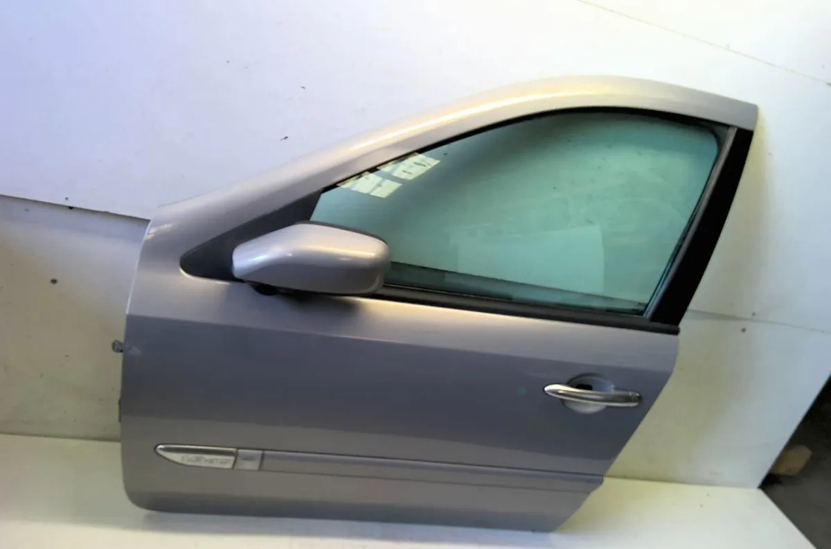 Porte avant gauche Renault LAGUNA II Grandtour (KG0-1_) 1.9 dci (kg1v) (2005-2007) occasion