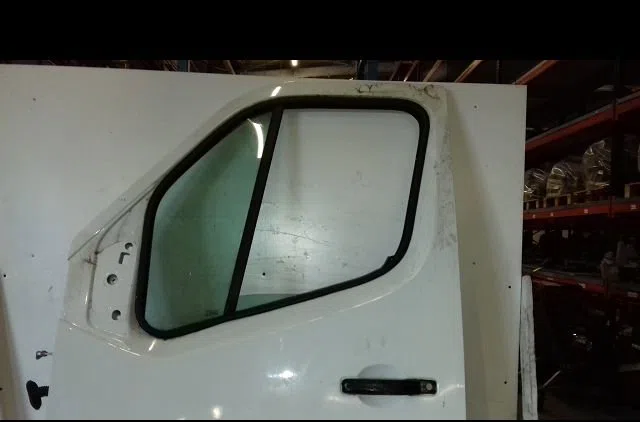Porte avant gauche Renault MASTER III Camionnette (FV) 2.3 dci 110 fwd (fv0r, fv0w) (2014) occasion