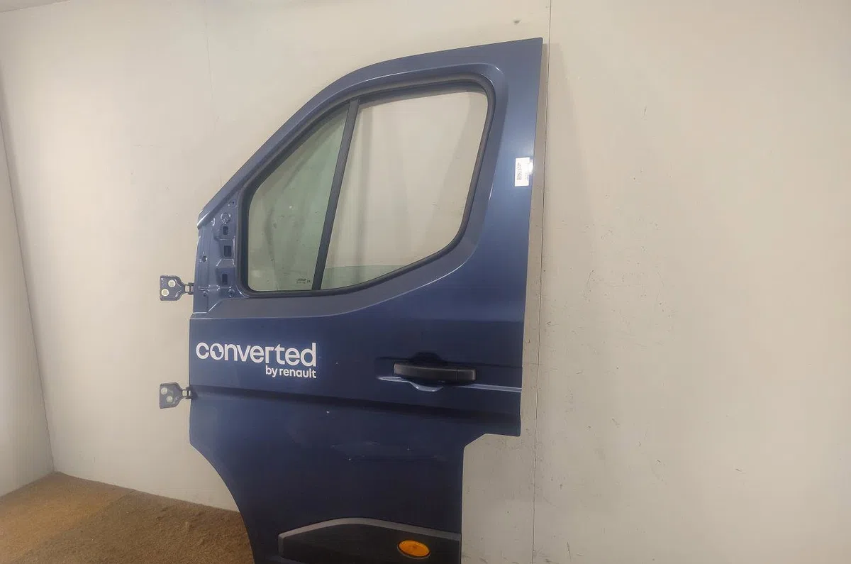 Porte avant gauche Renault MASTER IV Camion plate-forme-Châssis Blue dci 150 (2024) occasion