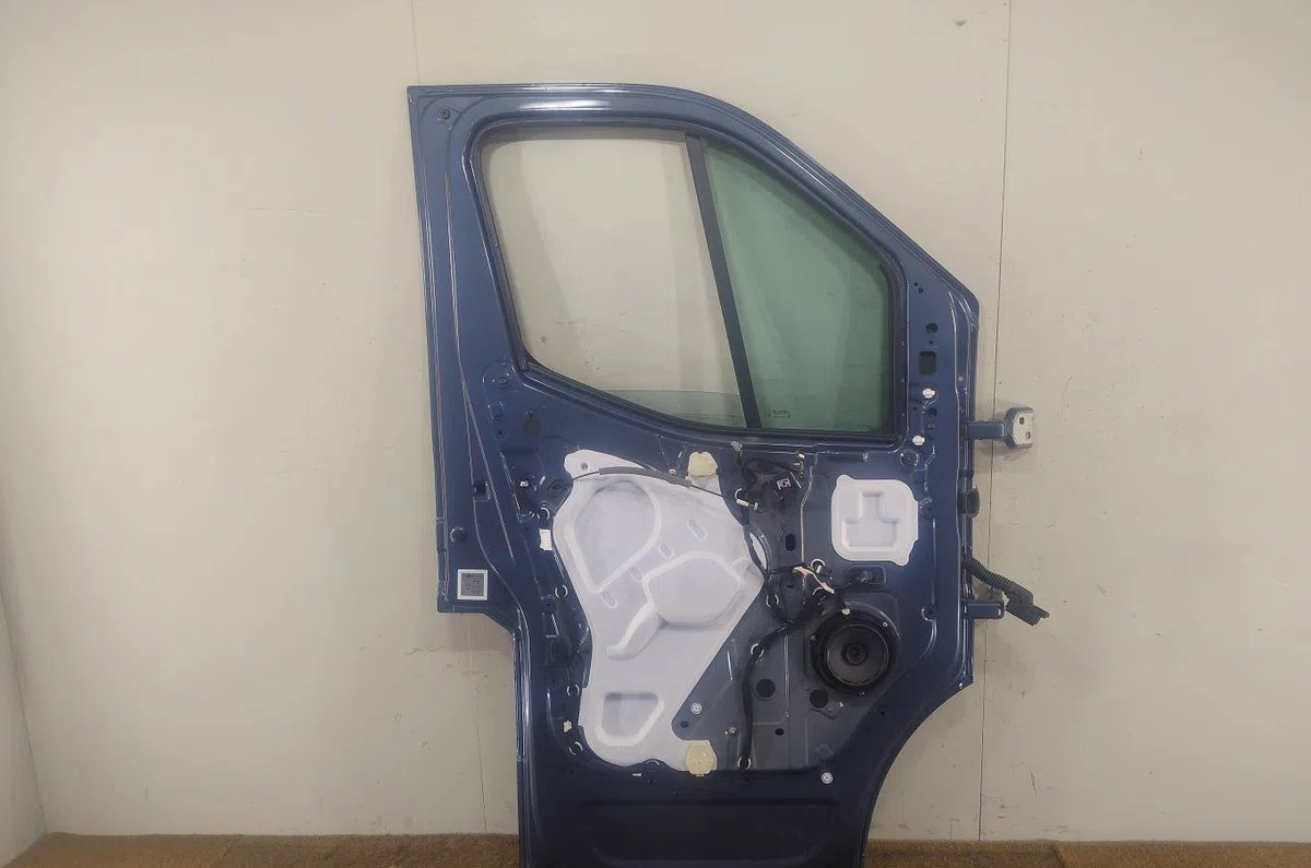 Porte avant gauche Renault MASTER IV Camion plate-forme-Châssis Blue dci 150 (2024) occasion