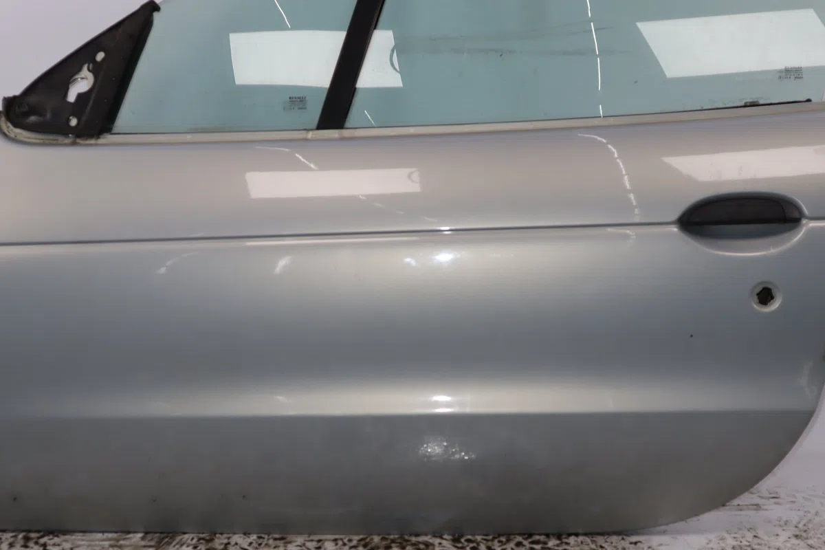 Porte avant gauche Renault MEGANE I Cabriolet (EA0-1_) 1.6 16v (ea04, ea0b, ea11, ea1j) (1999-2003) occasion