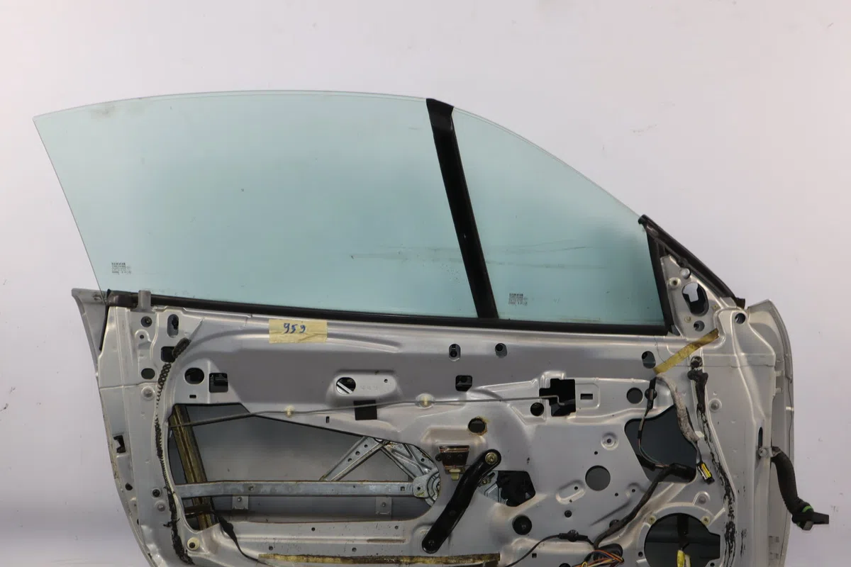 Porte avant gauche Renault MEGANE I Cabriolet (EA0-1_) 1.6 16v (ea04, ea0b, ea11, ea1j) (1999-2003) occasion