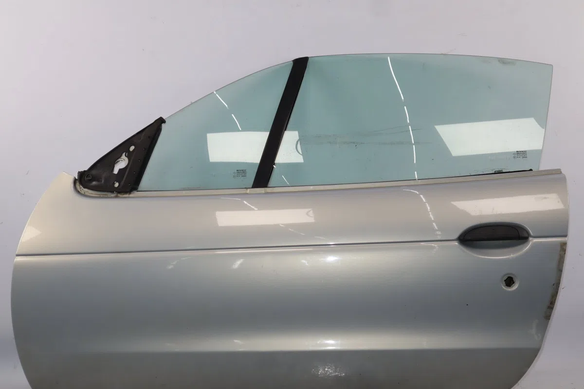 Porte avant gauche Renault MEGANE I Cabriolet (EA0-1_) 1.6 16v (ea04, ea0b, ea11, ea1j) (1999-2003) occasion