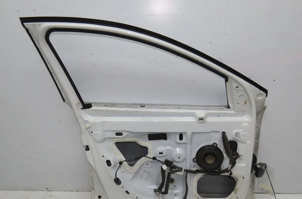 Porte avant gauche Renault MEGANE III 3-5 portes (BZ0-1_, B3_) 1.2 tce (bz2b, bz11) (2012-2015) 5 portes occasion