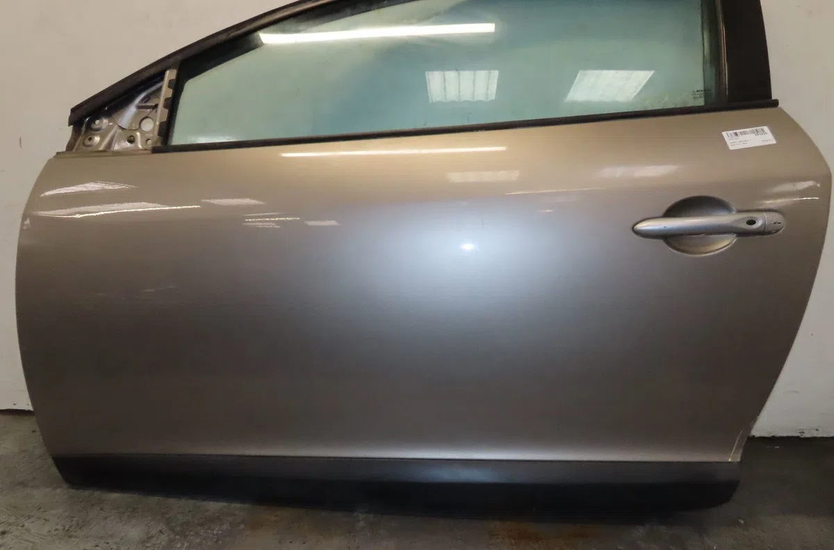 Porte avant gauche Renault MEGANE III Coupé (DZ0-1_) 1.4 tce (dz0f, dz1v) (2009) occasion