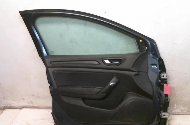 Porte avant gauche Renault MEGANE IV 3-5 portes (B9A-M-N_) 1.5 blue dci 115 (b9a6) (2018) occasion