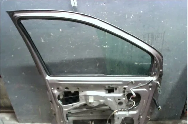 Porte avant gauche Renault SCÉNIC I Monospace (JA0-1_, FA0_) 1.4 16v (ja0d, ja1h, ja0w, ja10) (1999-2003) occasion