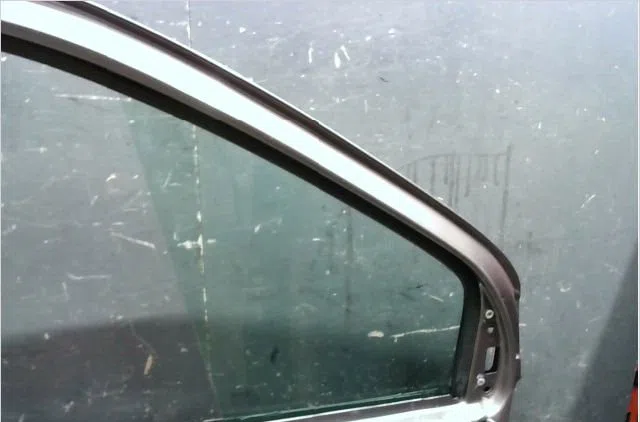 Porte avant gauche Renault SCÉNIC I Monospace (JA0-1_, FA0_) 1.4 16v (ja0d, ja1h, ja0w, ja10) (1999-2003) occasion