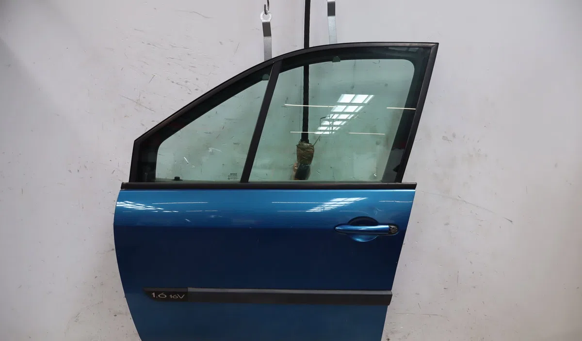Porte avant gauche Renault SCÉNIC II (JM0-1_) 1.6 16v (jm1r) (2005-2008) occasion