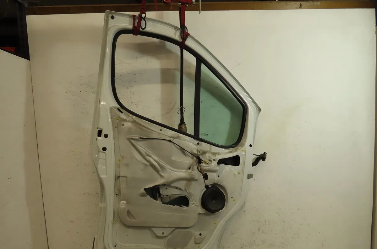 Porte avant gauche Renault TRAFIC II Autobus-Autocar (JL) 2.0 dci 90 (2006) occasion