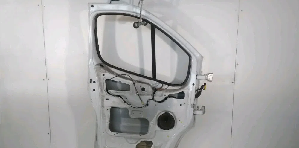 Porte avant gauche Renault TRAFIC II Camionnette (FL) 2.0 dci 90 (fl0h) (2006) occasion
