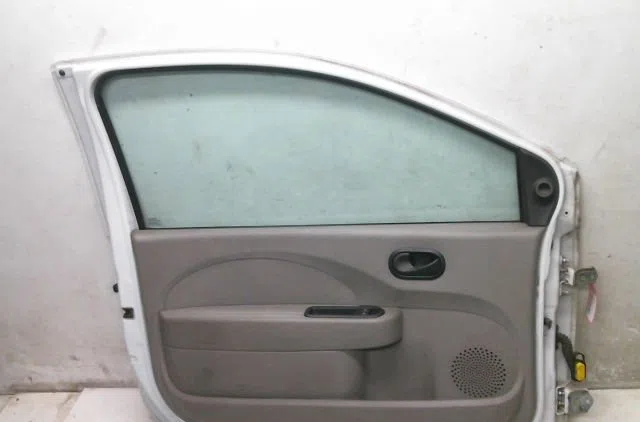 Porte avant gauche Renault TWINGO II (CN0_) 1.2 16v (cn0k, cn0v) (2007) 3 portes occasion