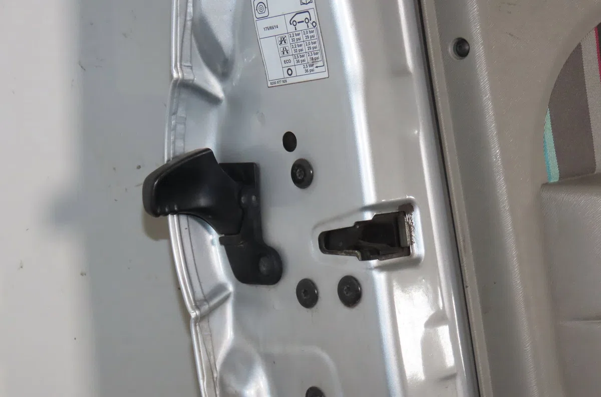 Porte avant gauche Renault TWINGO II (CN0_) 1.5 dci 75 (2010) 3 portes occasion
