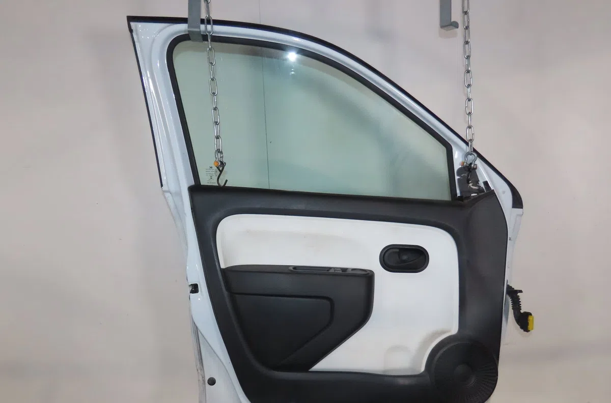 Porte avant gauche Renault TWINGO III (BCM_, BCA_) 1.0 sce 70 (bcmb) (2015) 5 portes occasion