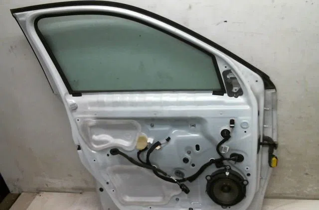 Porte avant gauche Renault TWINGO III (BCM_, BCA_) 1.0 sce 75 (2019) 5 portes occasion