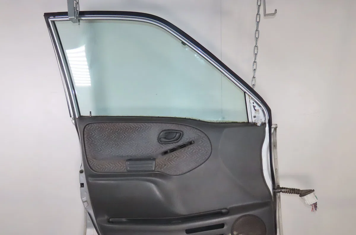 Porte avant gauche Suzuki GRAND VITARA I (FT, HT) 2.0 hdi 110 4x4 (sq 420d) (2001-2003) occasion