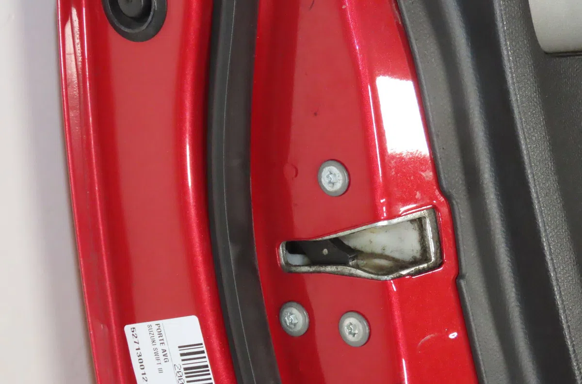 Porte avant gauche Suzuki SWIFT III (MZ, EZ) 1.3 ddis (rs 413d) (2005) 5 portes occasion