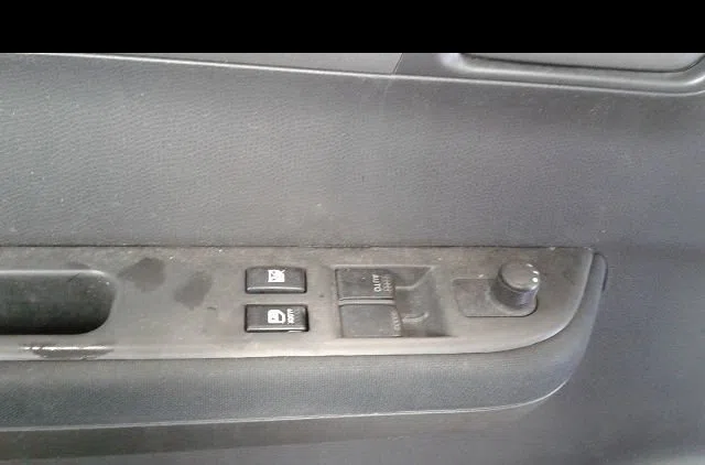 Porte avant gauche Suzuki SWIFT III (MZ, EZ) 1.3 (rs 413) (2005) occasion