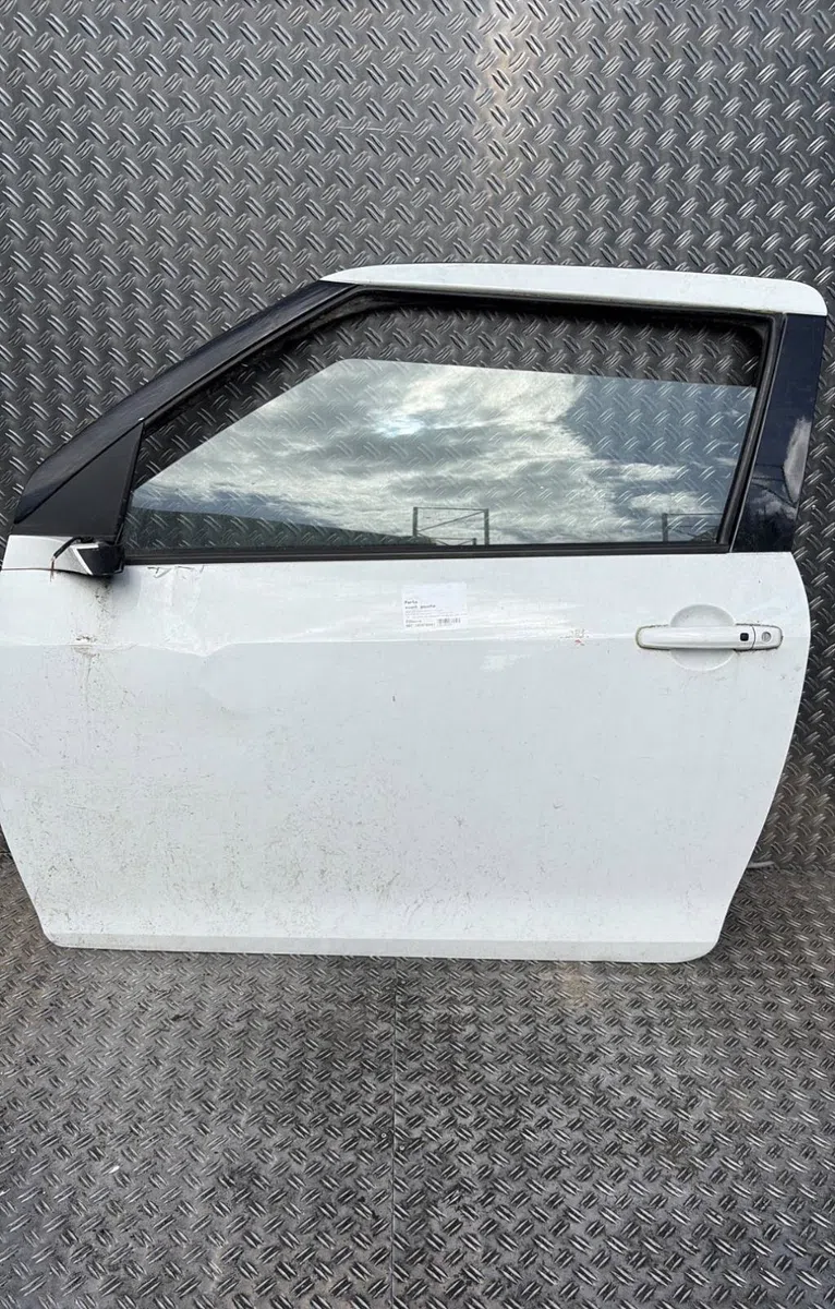 Porte avant gauche Suzuki SWIFT IV (FZ, NZ) 1.2 (azh 412) (2010) occasion