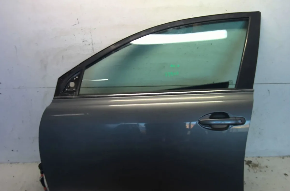 Porte avant gauche Toyota AVENSIS (_T25_) 1.8 (zzt251_) (2003-2008) occasion