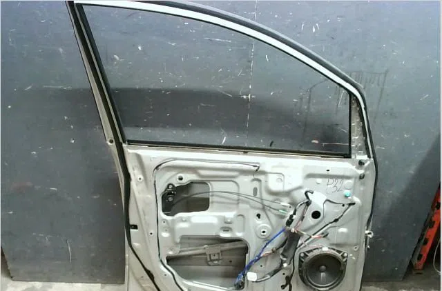 Porte avant gauche Toyota AVENSIS VERSO (_M2_) 2.0 (acm20_) (2001-2009) occasion