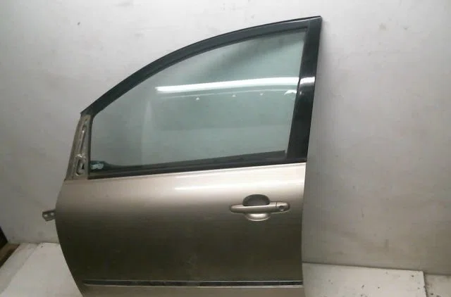 Porte avant gauche Toyota AVENSIS VERSO (_M2_) 2.0 d (clm20_) (2001-2005) occasion