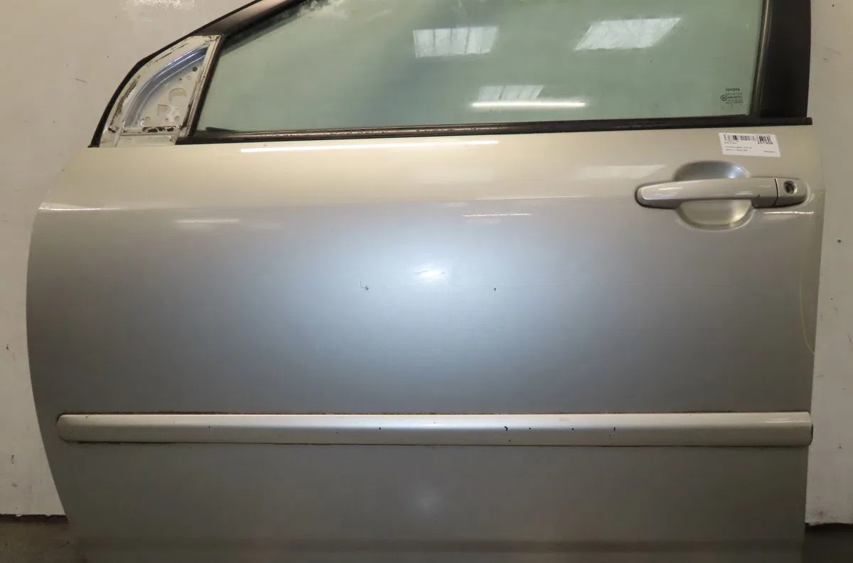 Porte avant gauche Toyota COROLLA (_E12_) 1.4 vvt-i (zze120_) (2001-2007) occasion