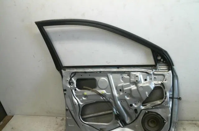 Porte avant gauche Toyota COROLLA (_E12_) 2.0 d-4d (cde120_) (2002-2006) occasion