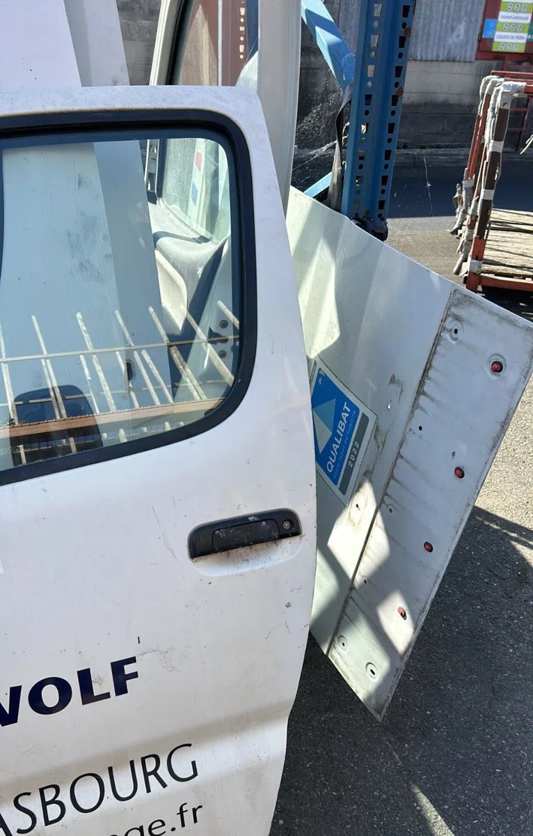 Porte avant gauche Toyota HIACE V Camionnette (TRH2__, KDH2__, LH2__, GDH2__) 2.5 d-4d (2006) occasion