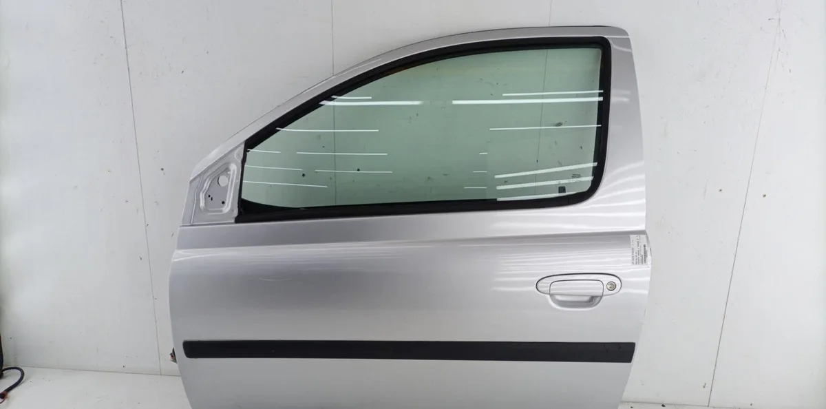 Porte avant gauche TOYOTA YARIS 1 PHASE 2 occasion