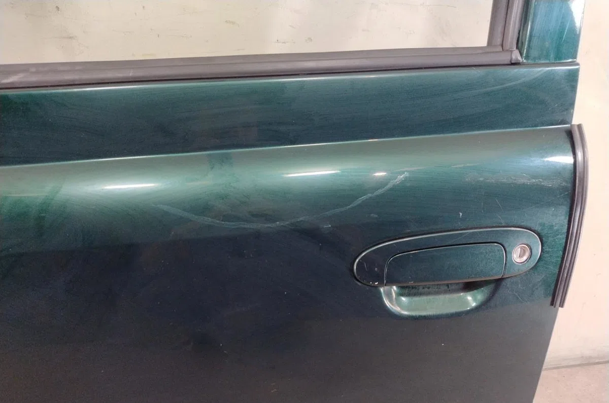 Porte avant gauche Toyota YARIS (_P1_) 1.3 (ncp10_, scp12_) (1999-2005) occasion