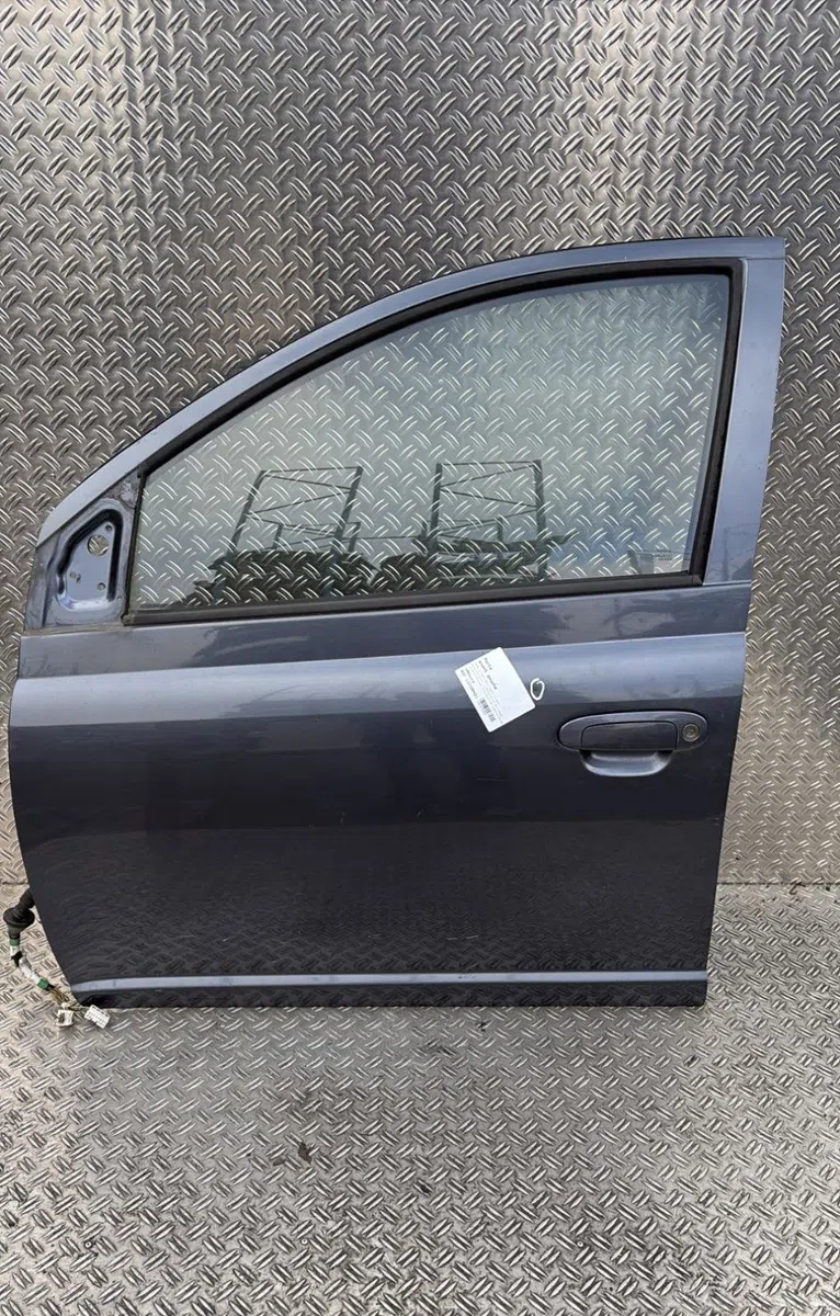 Porte avant gauche Toyota YARIS (_P1_) 1.4 d-4d (nlp10_) (2001-2005) occasion