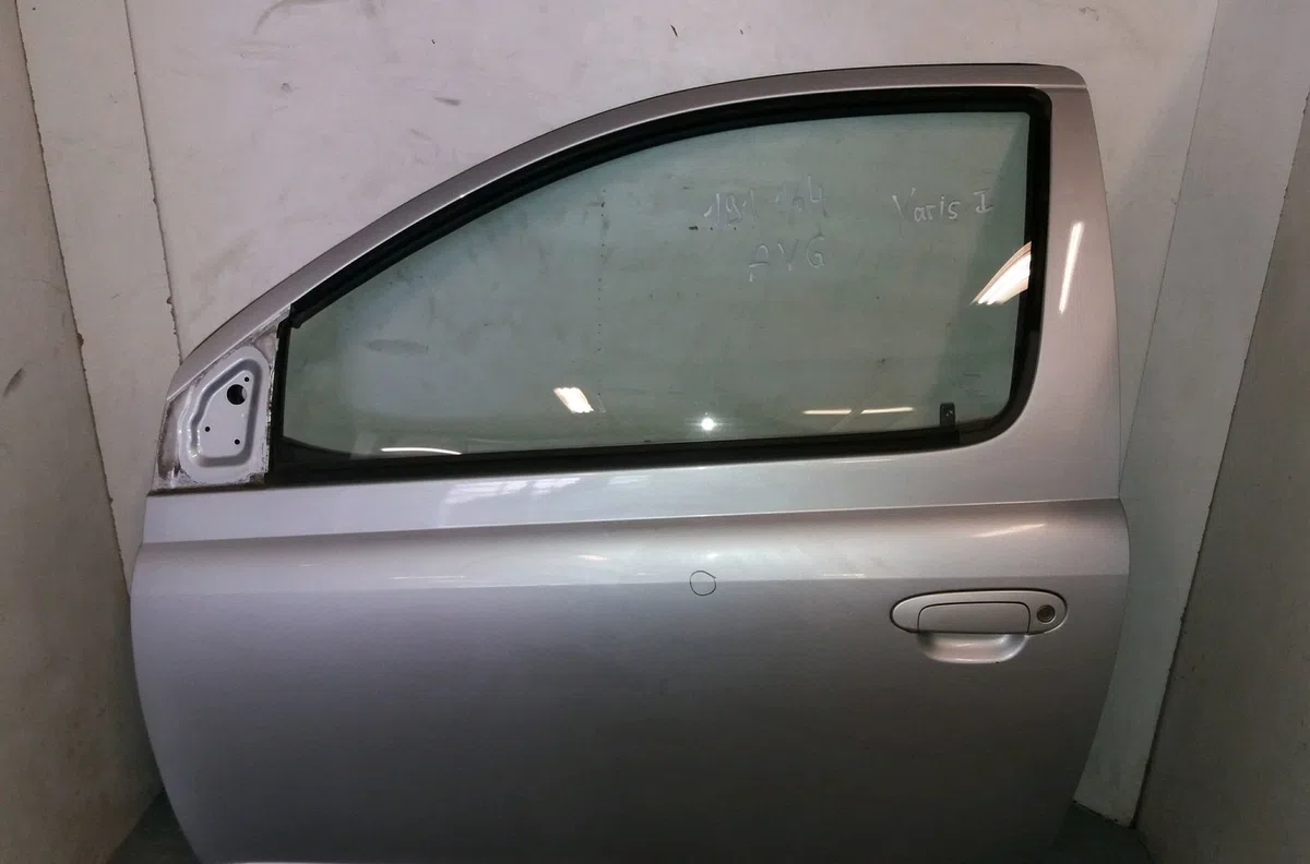 Porte avant gauche Toyota YARIS (_P1_) 1.4 d-4d (nlp10_) (2001-2005) occasion